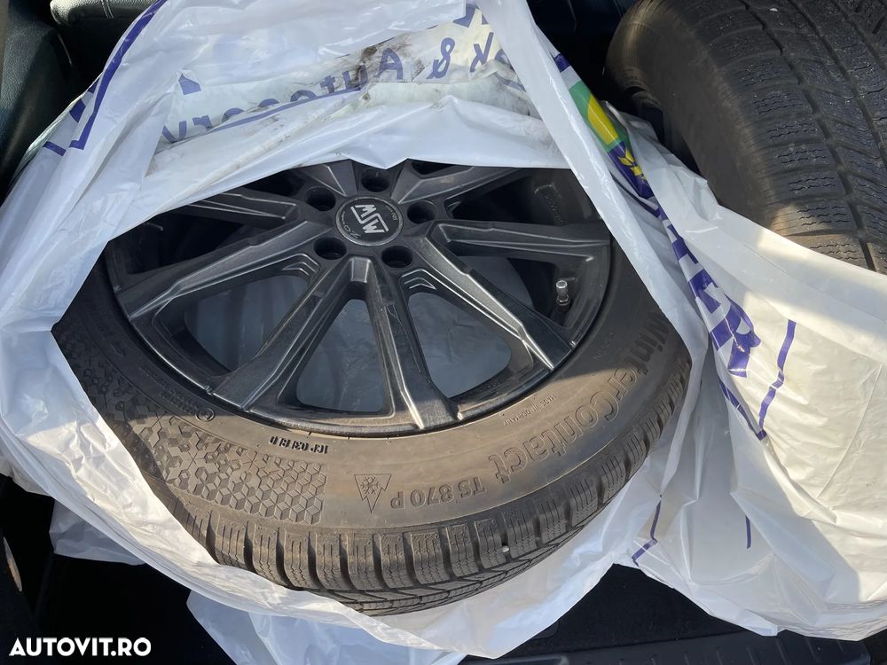 Mercedes-Benz GLB - 31