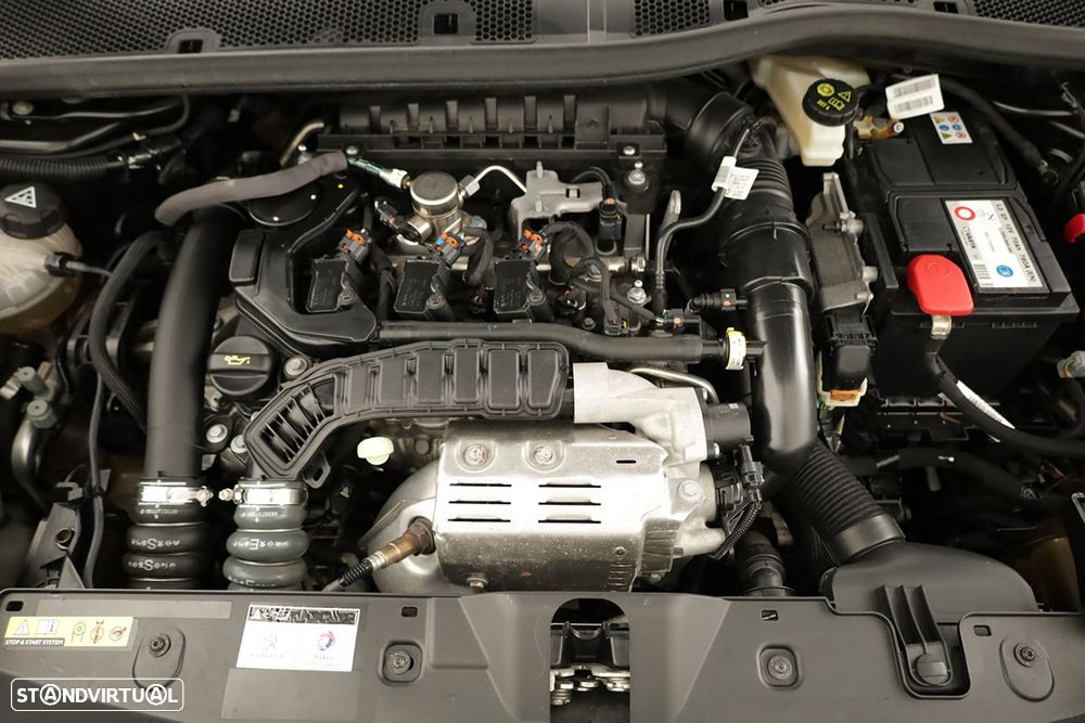 Peugeot 2008 1.2 PureTech Allure EAT8 - 23