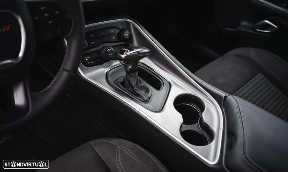 Dodge Challenger Auto SXT Plus - 17