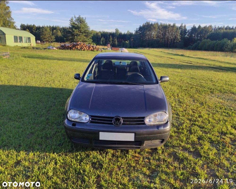 Volkswagen Golf 1.6 Basis - 1