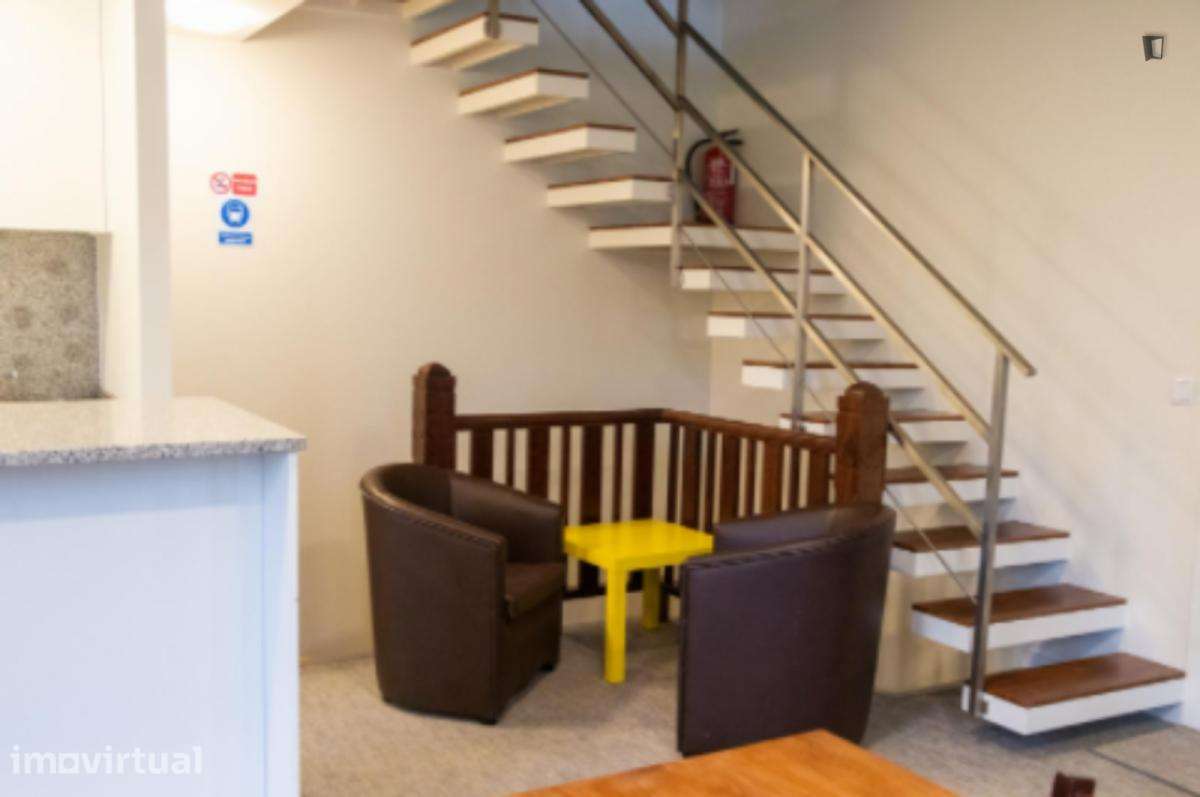 Quarto - localizado em Paranhos Porto - Grande imagem: 5/13