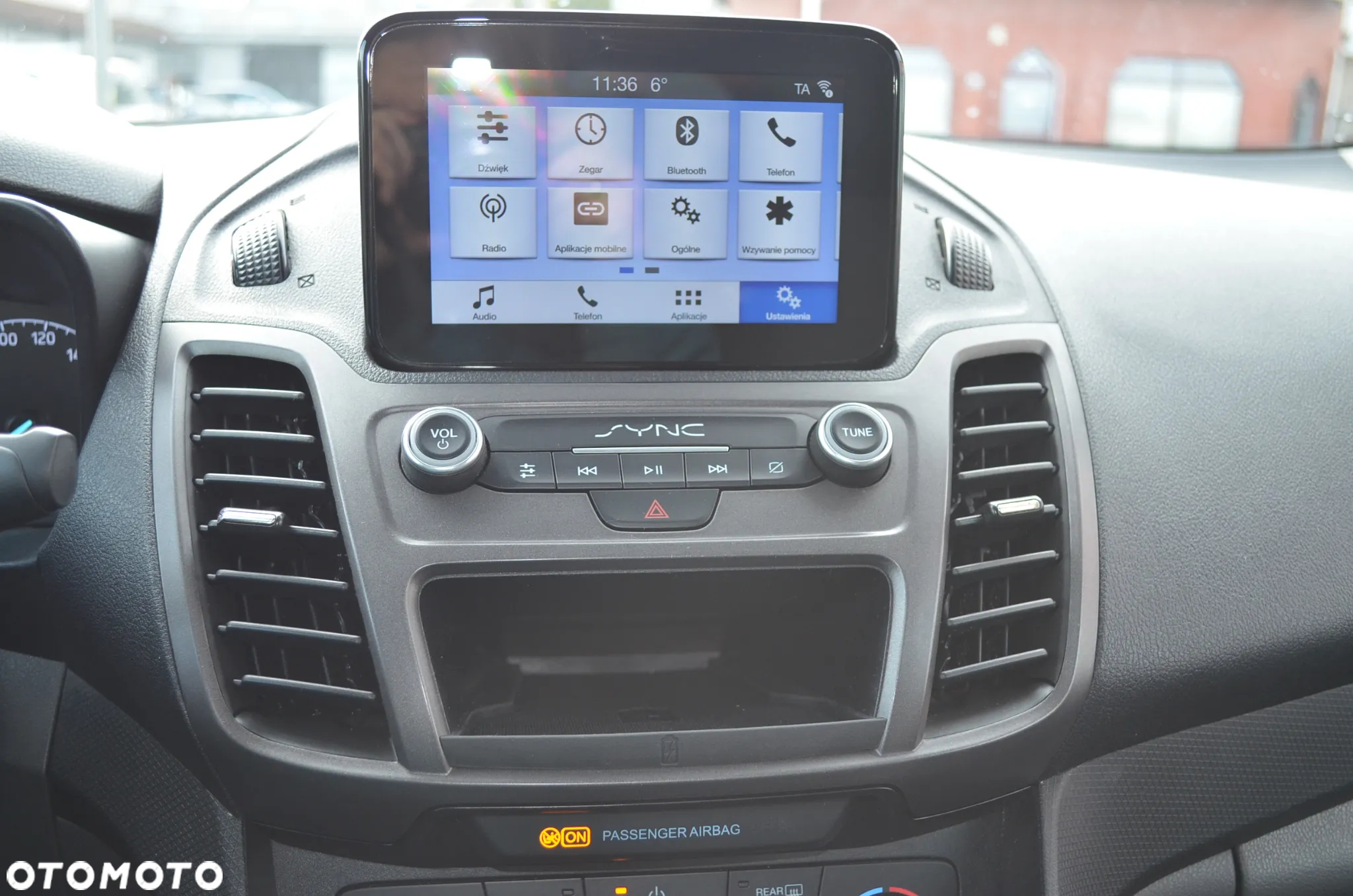 Ford Transit Connect - 16