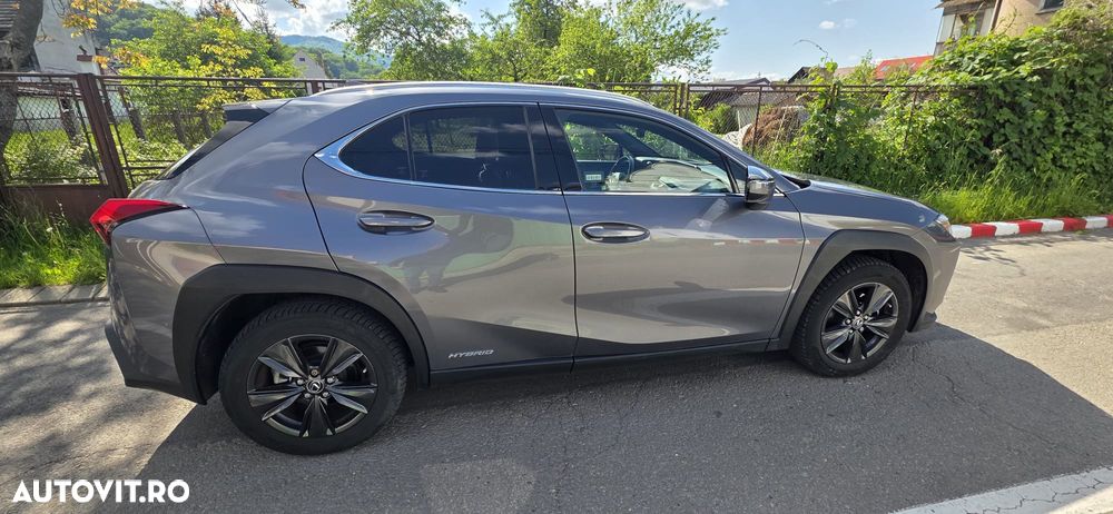 Lexus UX 200 - 4