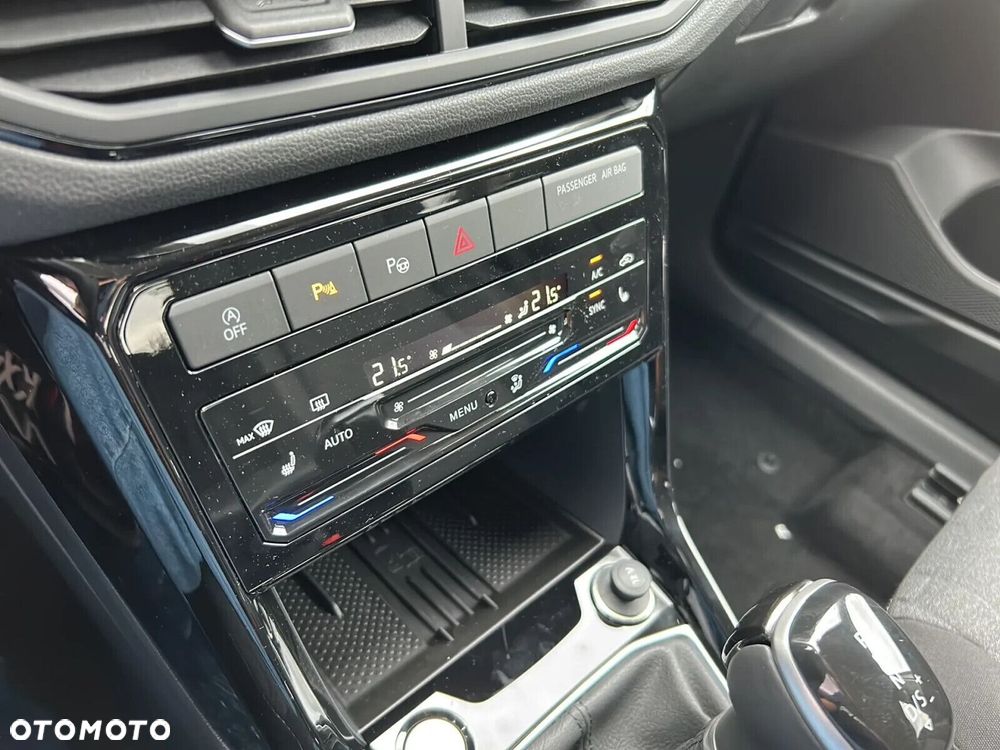 Volkswagen T-Cross - 16