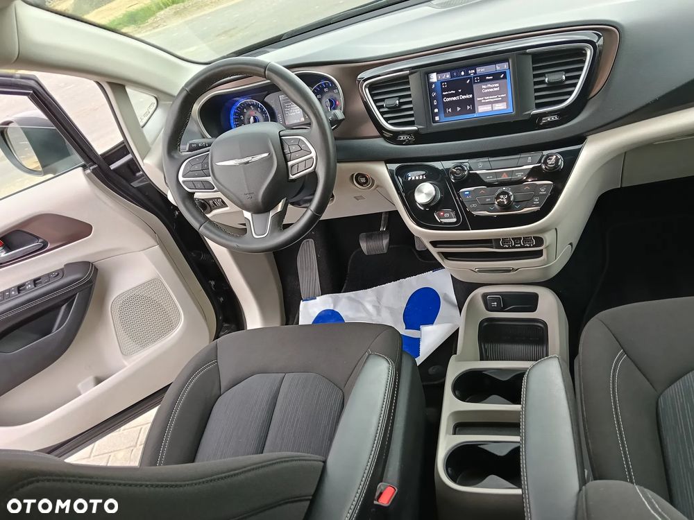 Chrysler Pacifica - 20