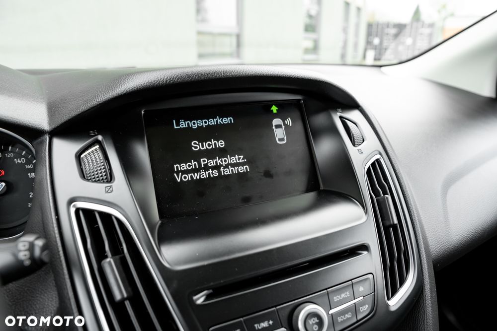 Ford Focus 1.0 EcoBoost Trend - 37