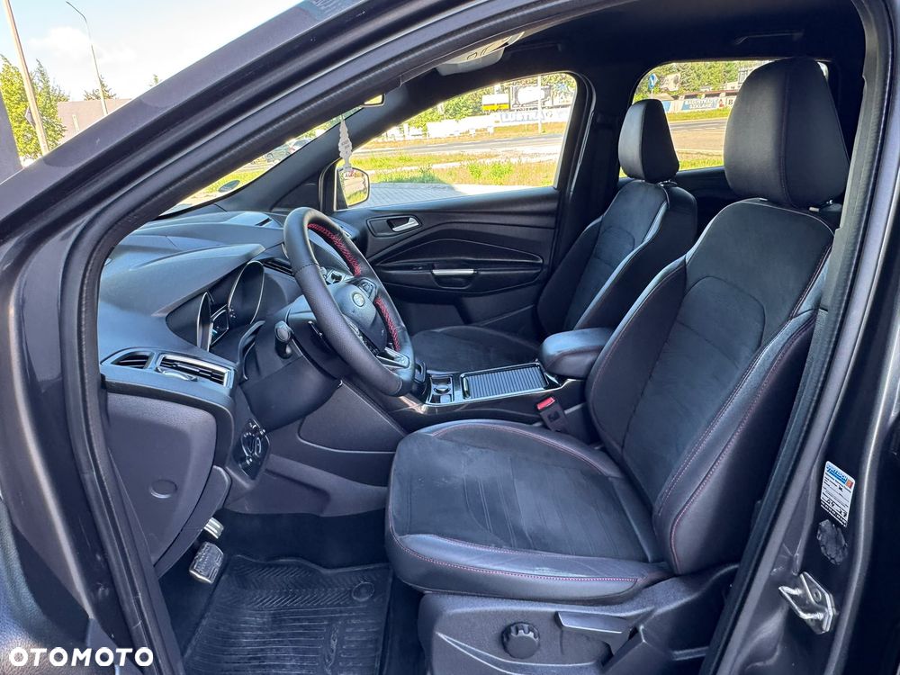 Ford Kuga 2.0 TDCi 4x4 ST-Line - 14