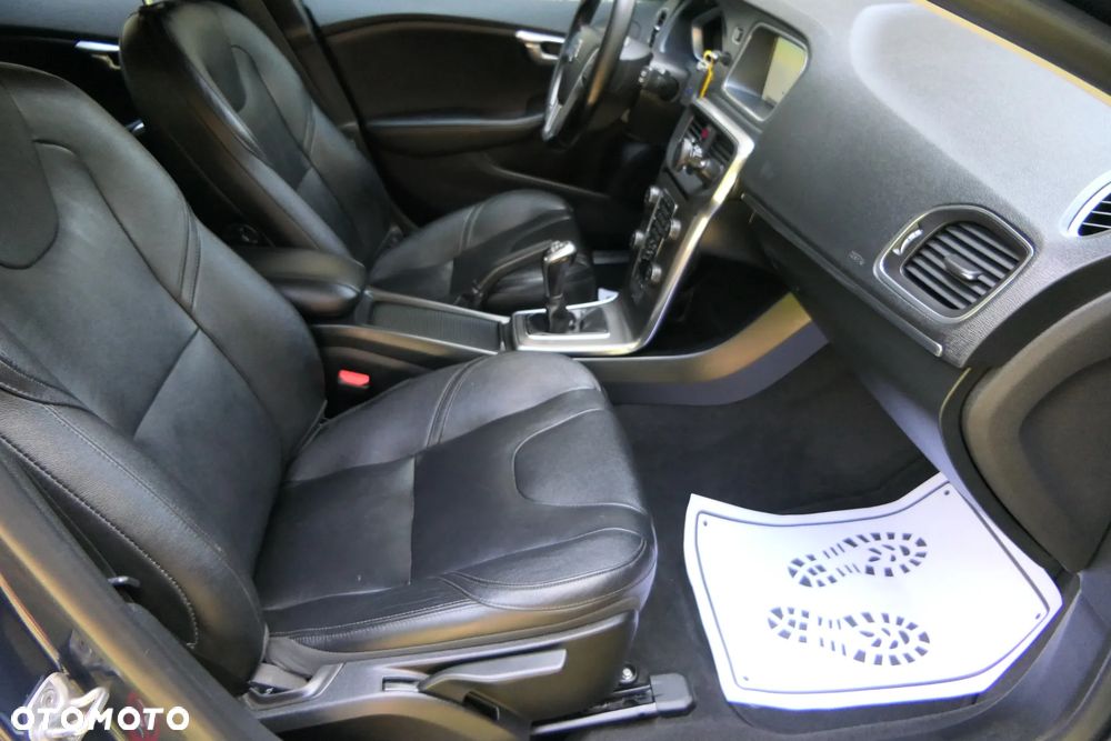 Volvo V40 D4 Summum - 22