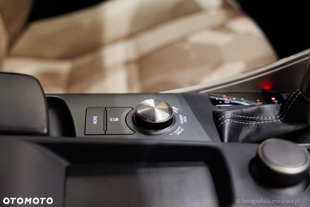 Lexus IS 200t Elegance - 17