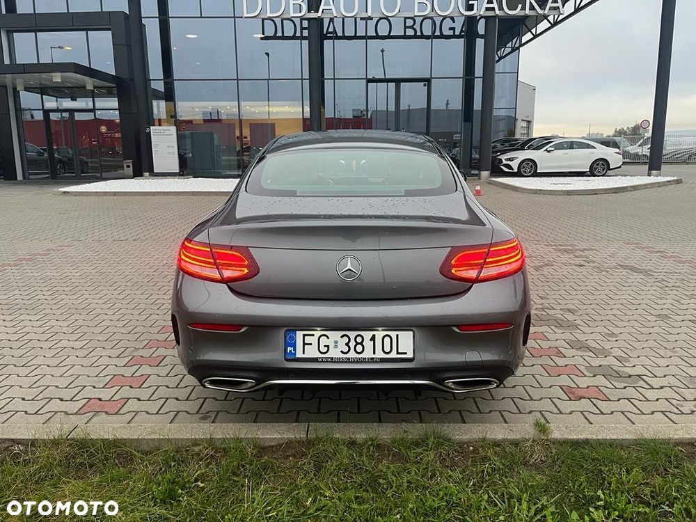 Mercedes-Benz Klasa C 200 4Matic 9G-TRONIC AMG Line - 6