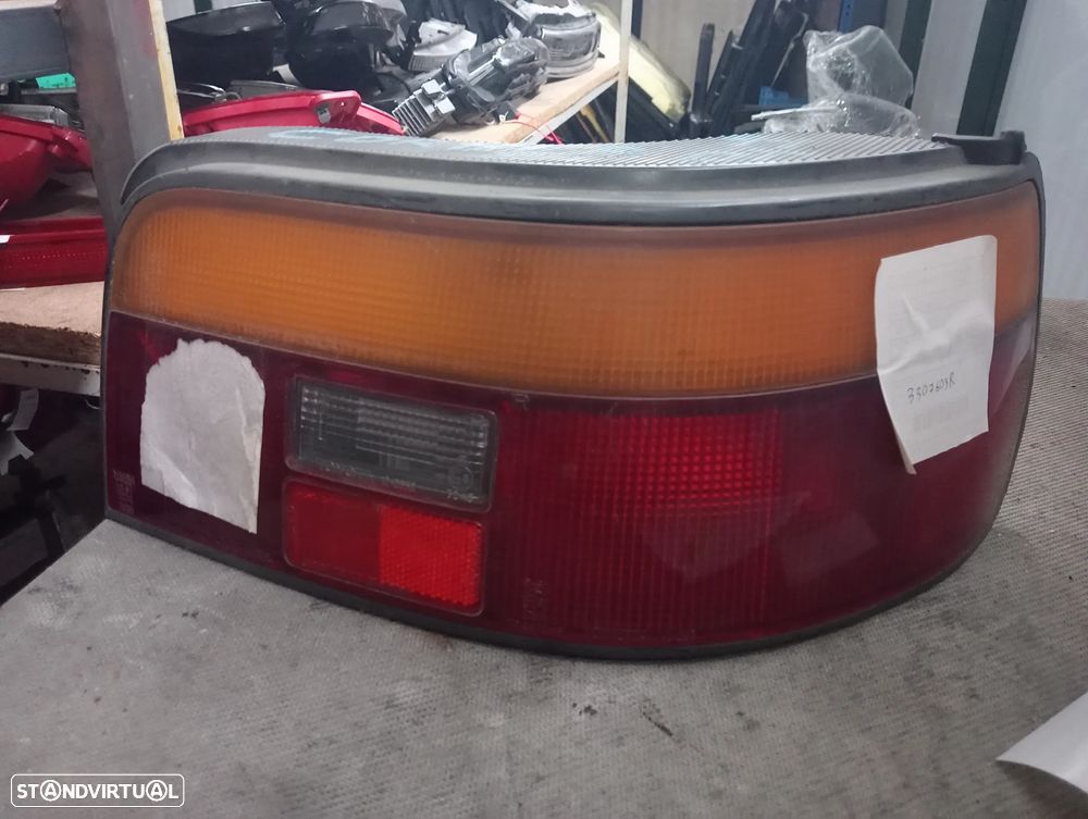 Farolim stop direito Toyota Corolla 91 - 99 / 3307609R - 1