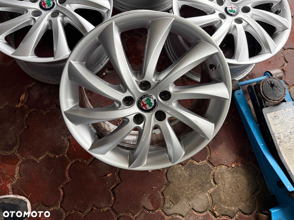 Felgi 17" 5x110 Alfa Romeo Giulietta Giulia Vectra Signum Astra Zafira - 2