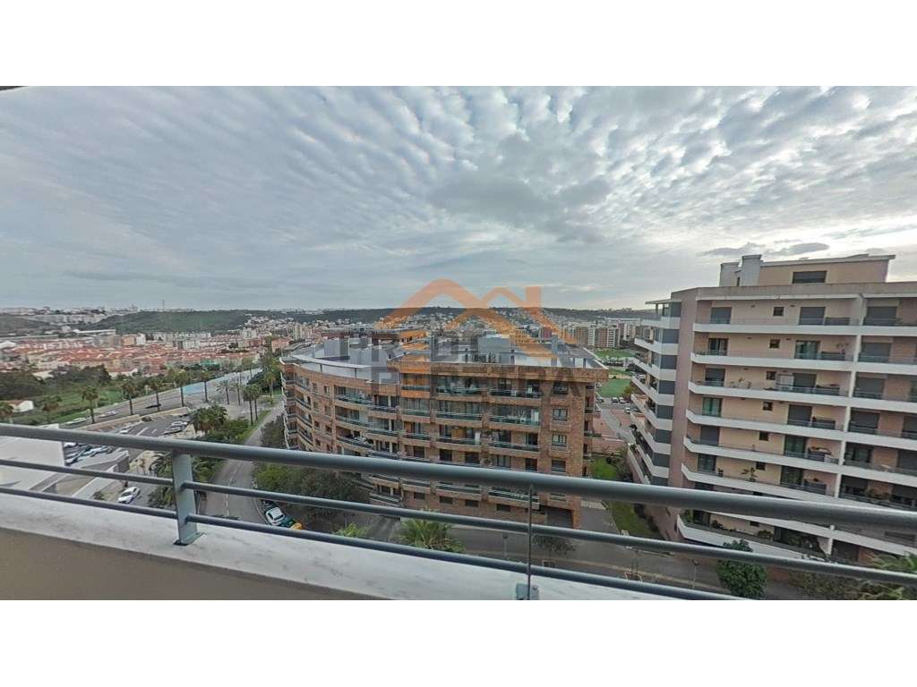 Penthouse T3+1 , nova, com varanda, terraço, box para quatro carros... - Grande imagem: 4/55