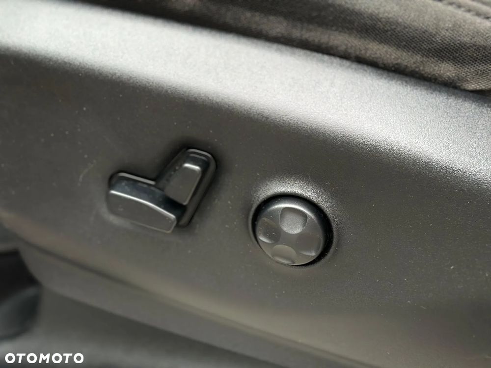 Chrysler Pacifica - 8