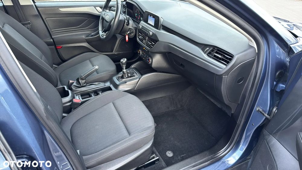 Ford Focus 1.0 EcoBoost Trend - 23