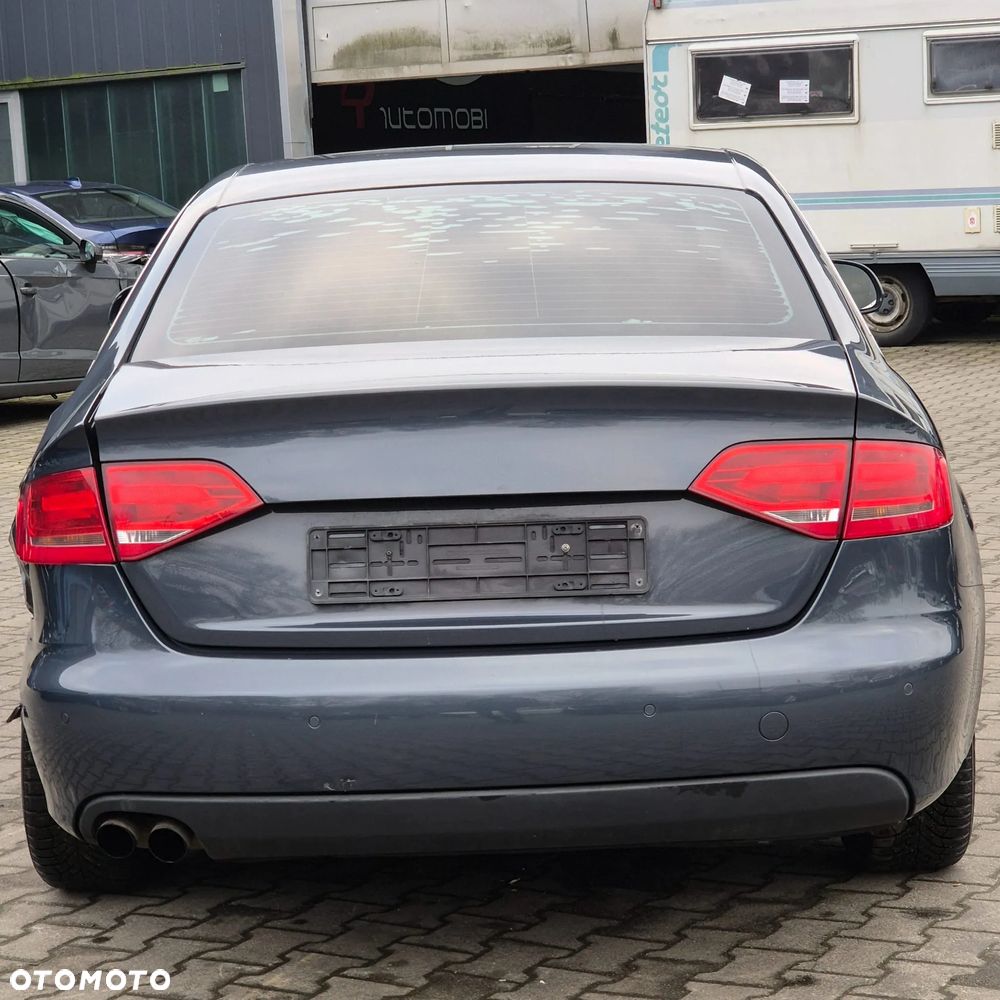Audi A4 Limousine - 6