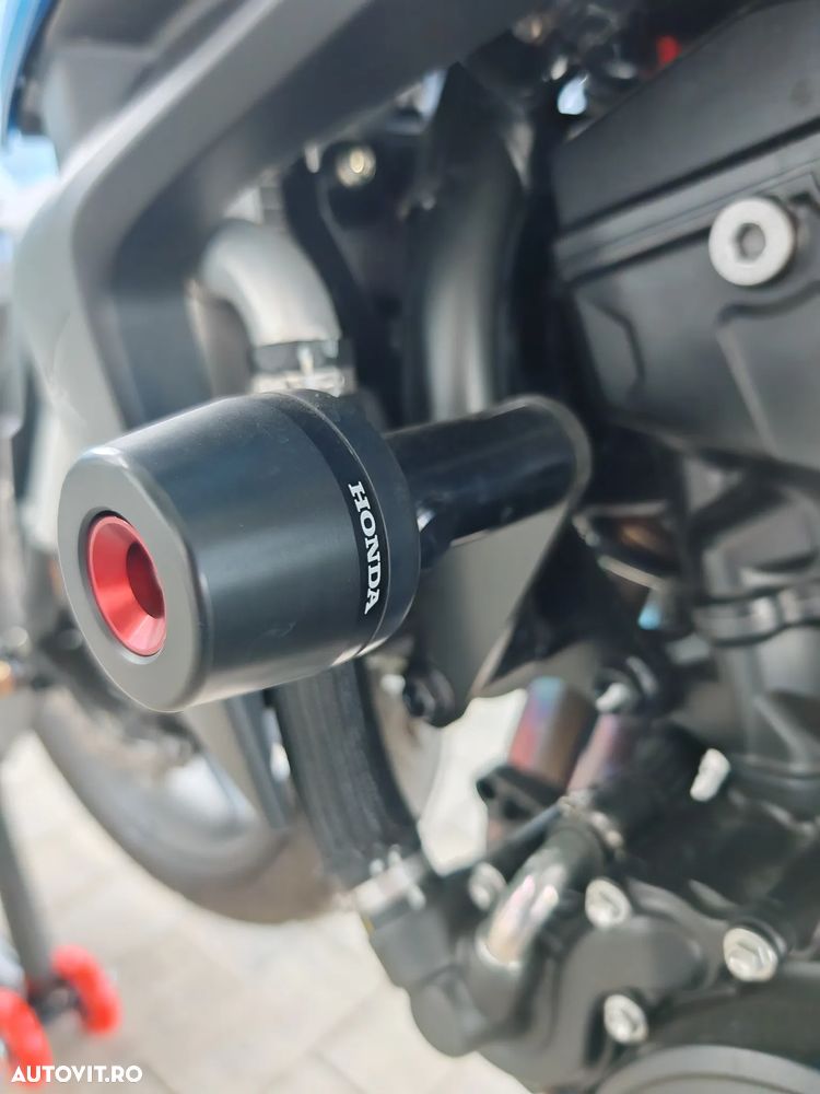 Honda CB 750 Hornet - 7