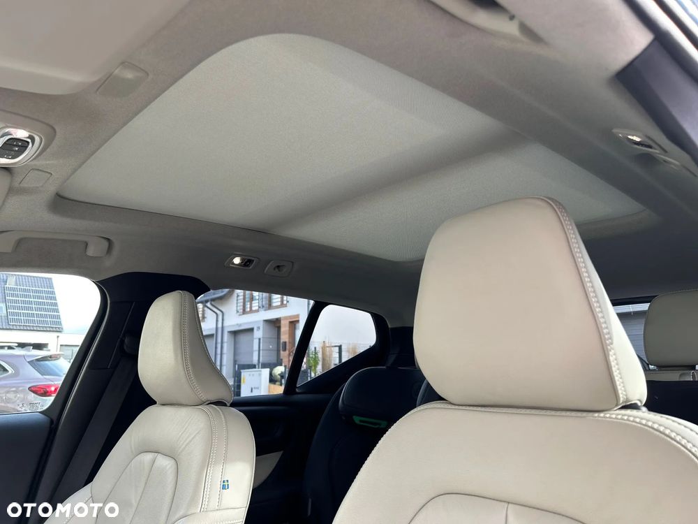 Volvo XC 40 - 25