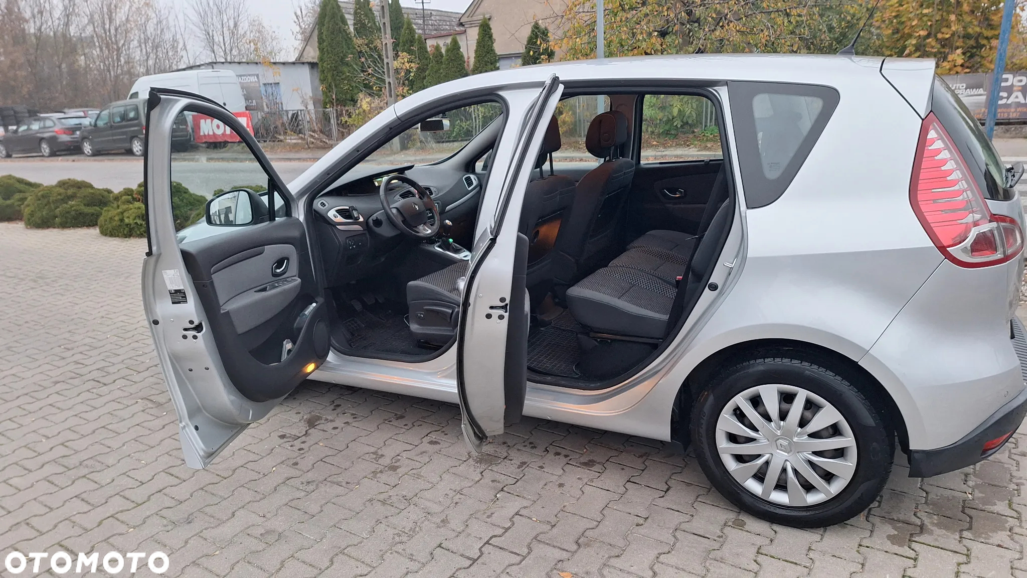 Renault Scenic 1.5 dCi Authentique - 3