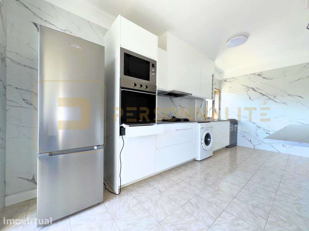 Apt. T2+1 Restaurado | Garagem p/ 2 carros | Varanda - Grande imagem: 3/14