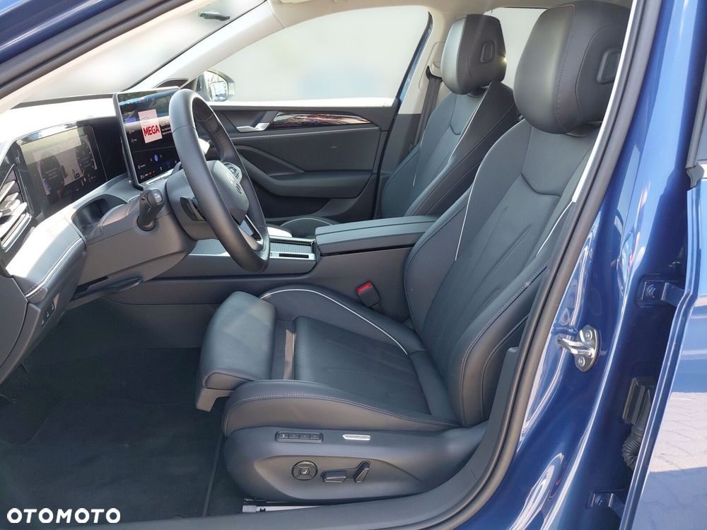 Volkswagen Passat - 11