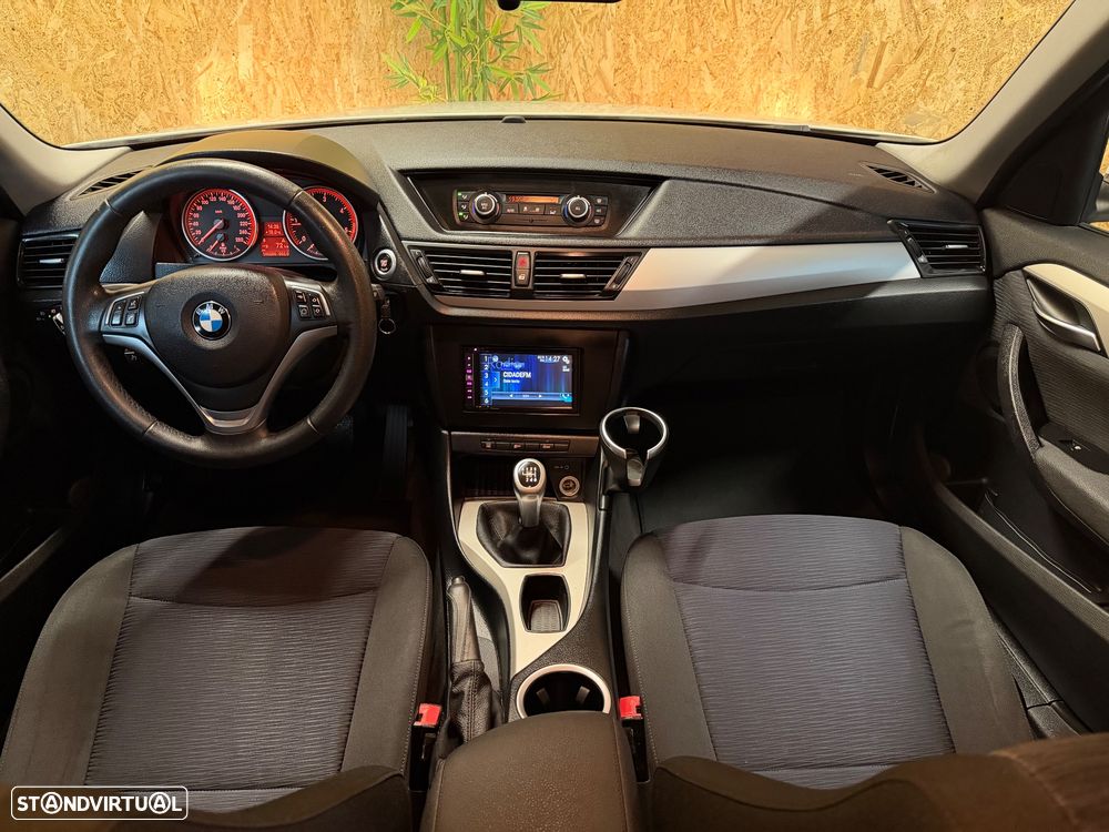 BMW X1 16 d sDrive Line Sport - 12