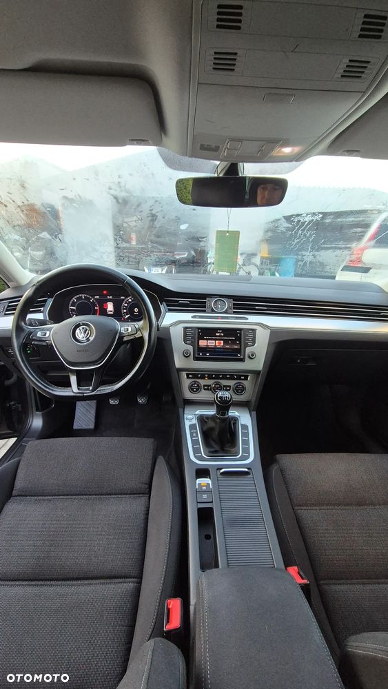 Volkswagen Passat 2.0 TDI (BlueMotion Technology) Comfortline - 10