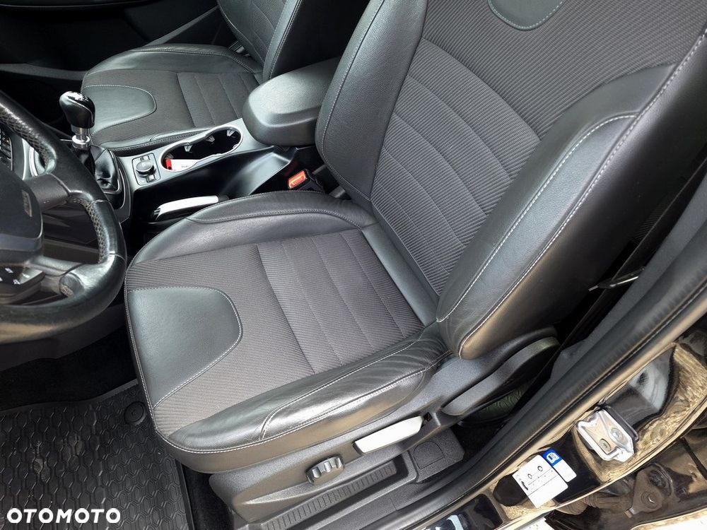 Ford Kuga 2.0 TDCi FWD Titanium - 16