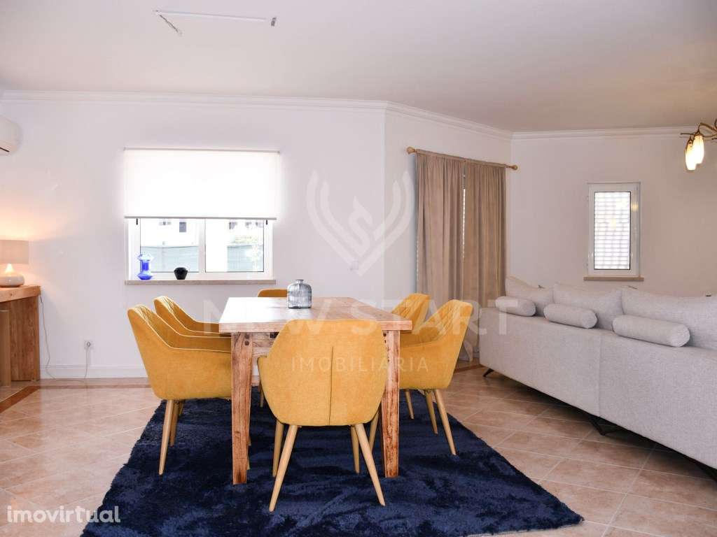 Moradia T4 com Jardim, Terraços e Cave em Olhão - Grande imagem: 2/53