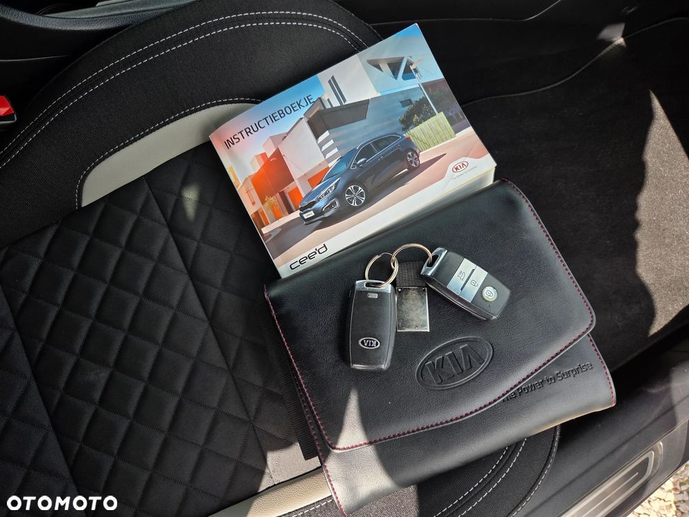 Kia ProCeed 1.6 CRDi 136 ISG GT Line - 37