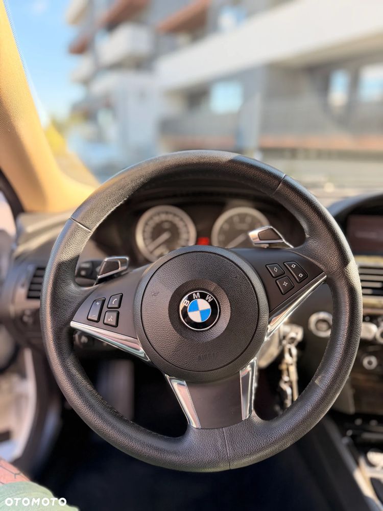 BMW Seria 6 650 i - 8