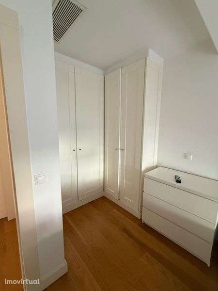 Arrendo T1 Av Eng. Duarte Pacheco com garagem - Grande imagem: 3/11