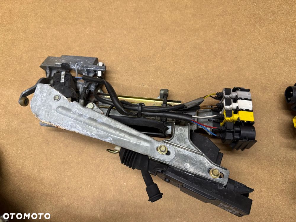 STACYJKA BMW E34 E32 LIFT ZESTAW WKŁADEK KLAMKI KLUCZYK KLAMKA LEWA PRAWA ZAMEK TYŁ KLAPY M60 540i 740i V8 RARYTAS - 28