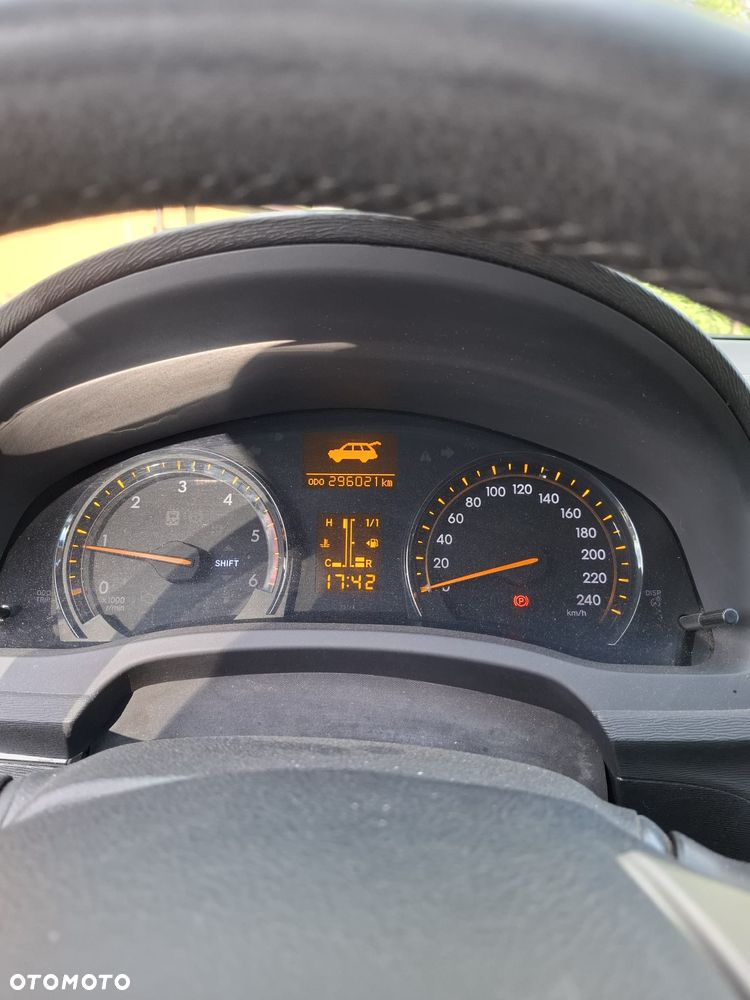 Toyota Avensis 2.0 D-4D Sol - 2
