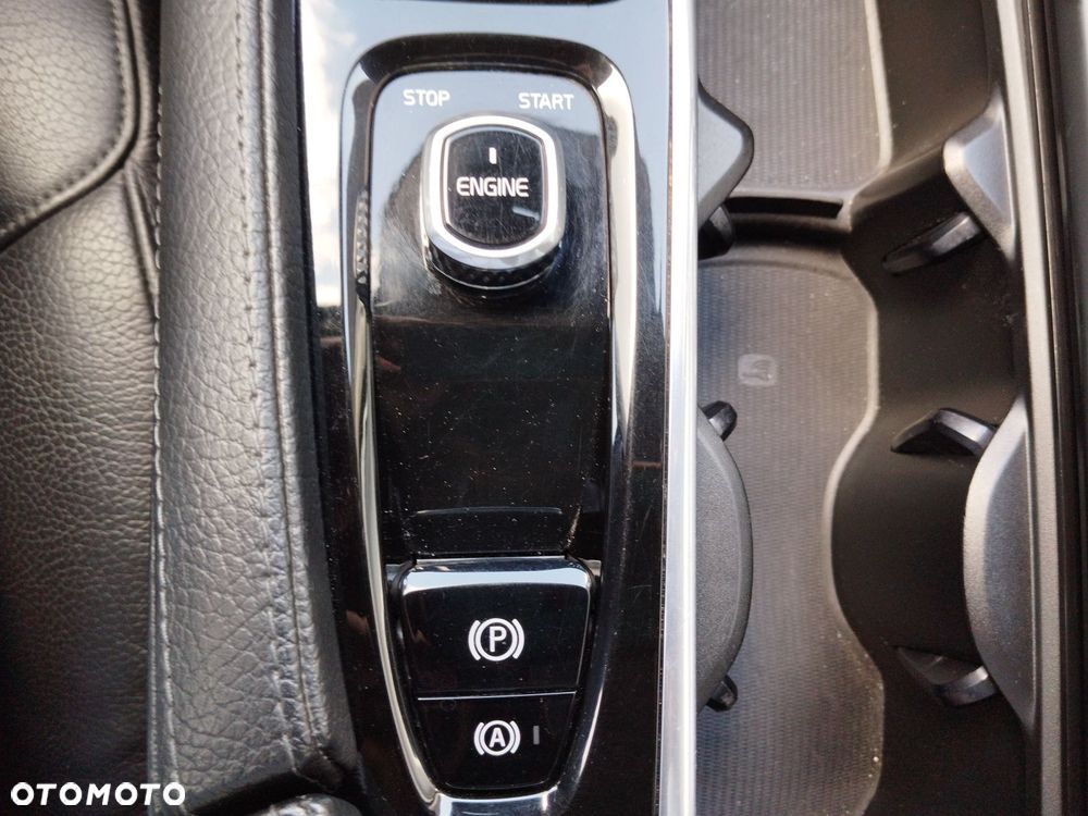 Volvo V90 D5 AWD Momentum - 17