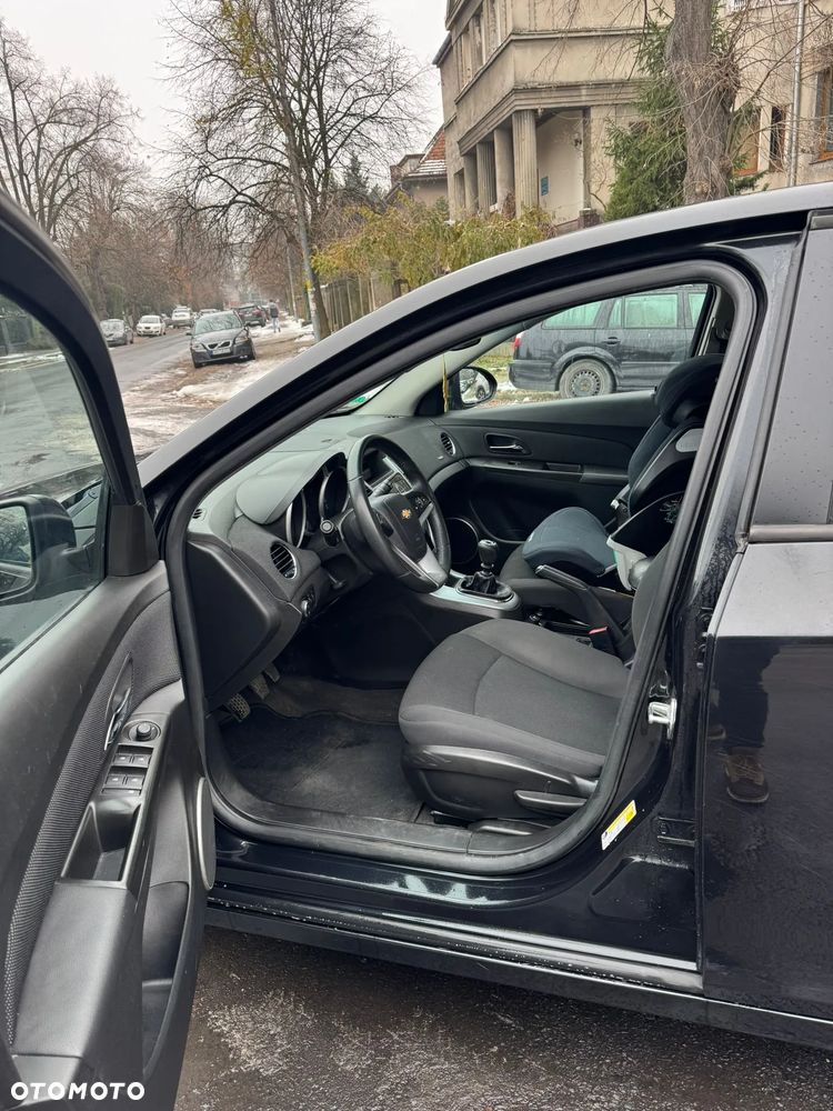 Chevrolet Cruze 1.6 LT+ - 9
