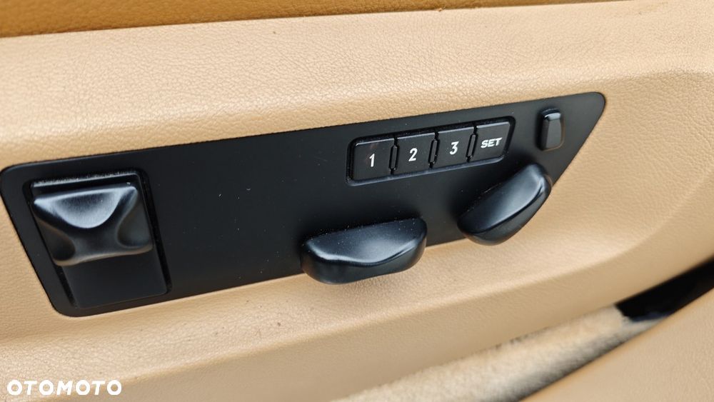 Porsche Cayenne - 15