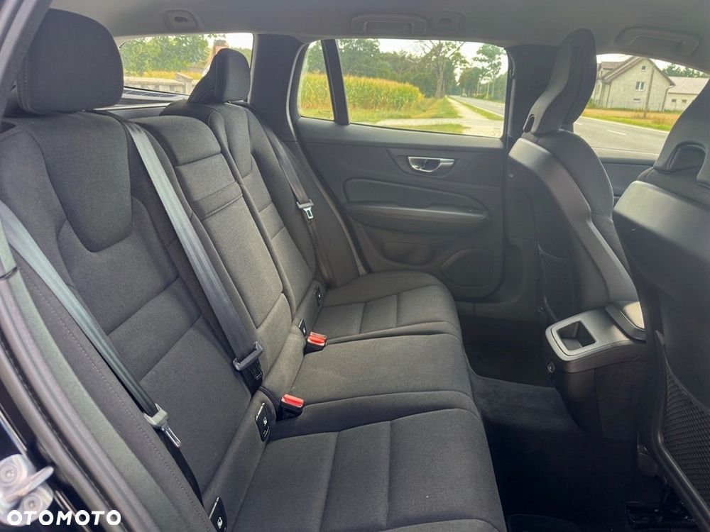 Volvo V60 B3 B Momentum - 8