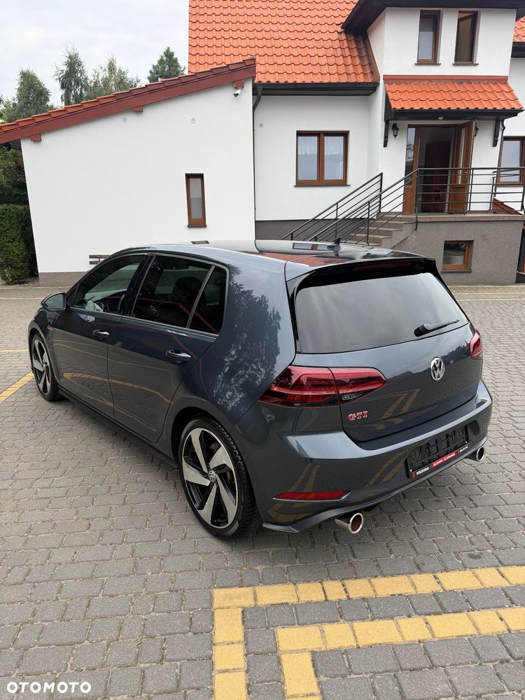 Volkswagen Golf - 40