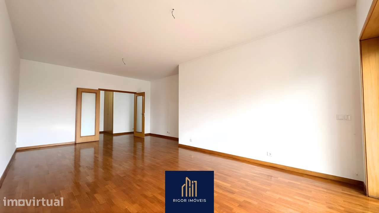 Apartamento T3 - Semi-Renovado | Póvoa de Varzim - Zona Balnear - Grande imagem: 2/37