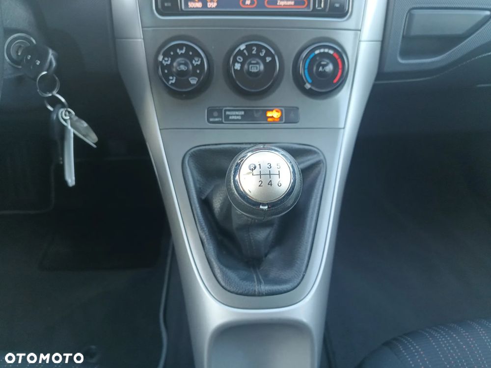 Toyota Auris 1.8 Premium - 21