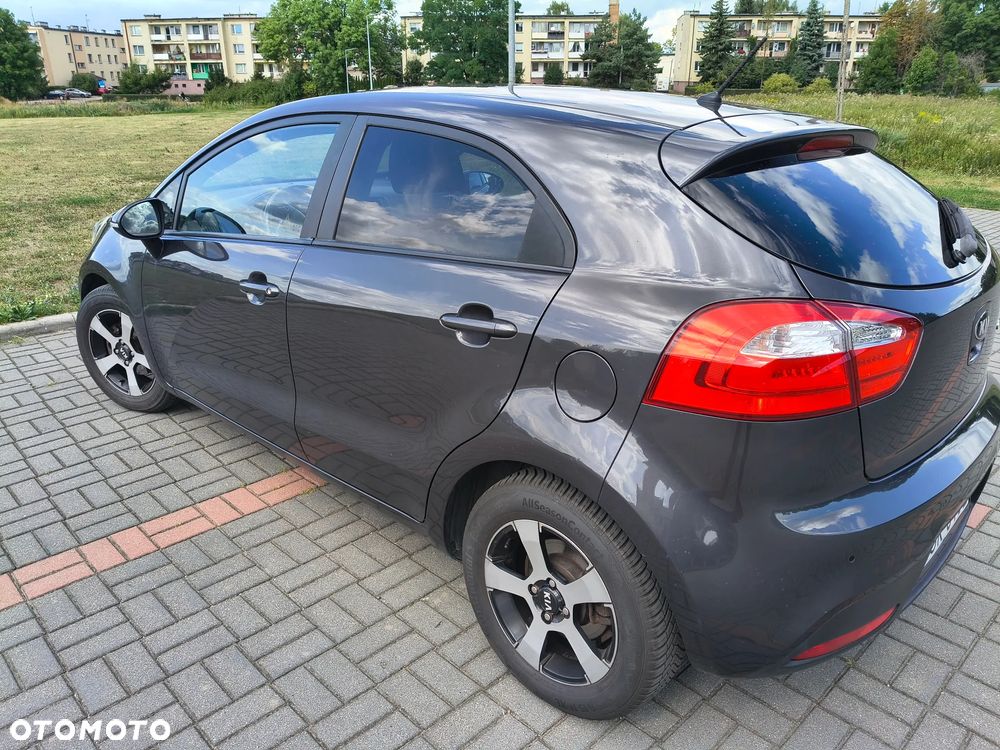 Kia Rio 1.2 L - 7