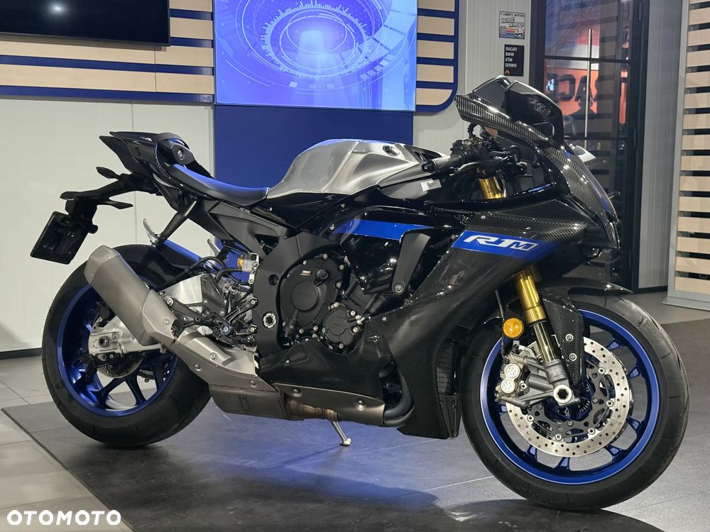 Yamaha R1 - 9