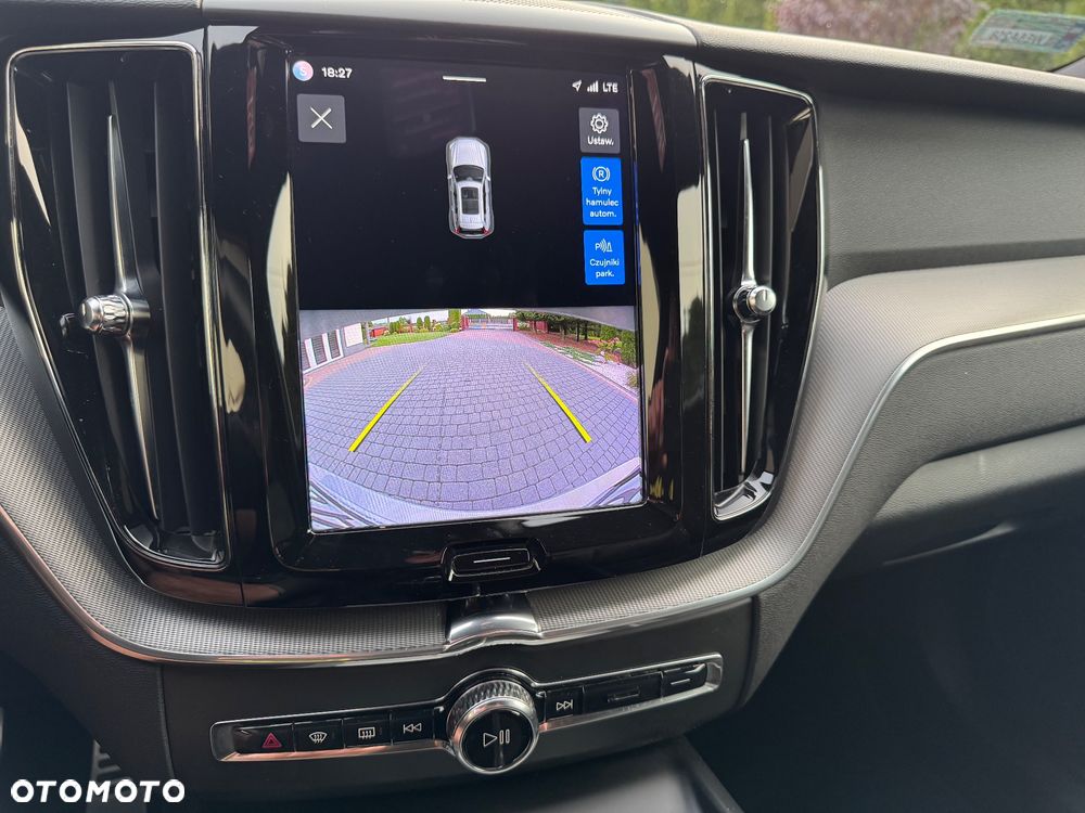 Volvo XC 60 B4 D AWD R-Design - 29