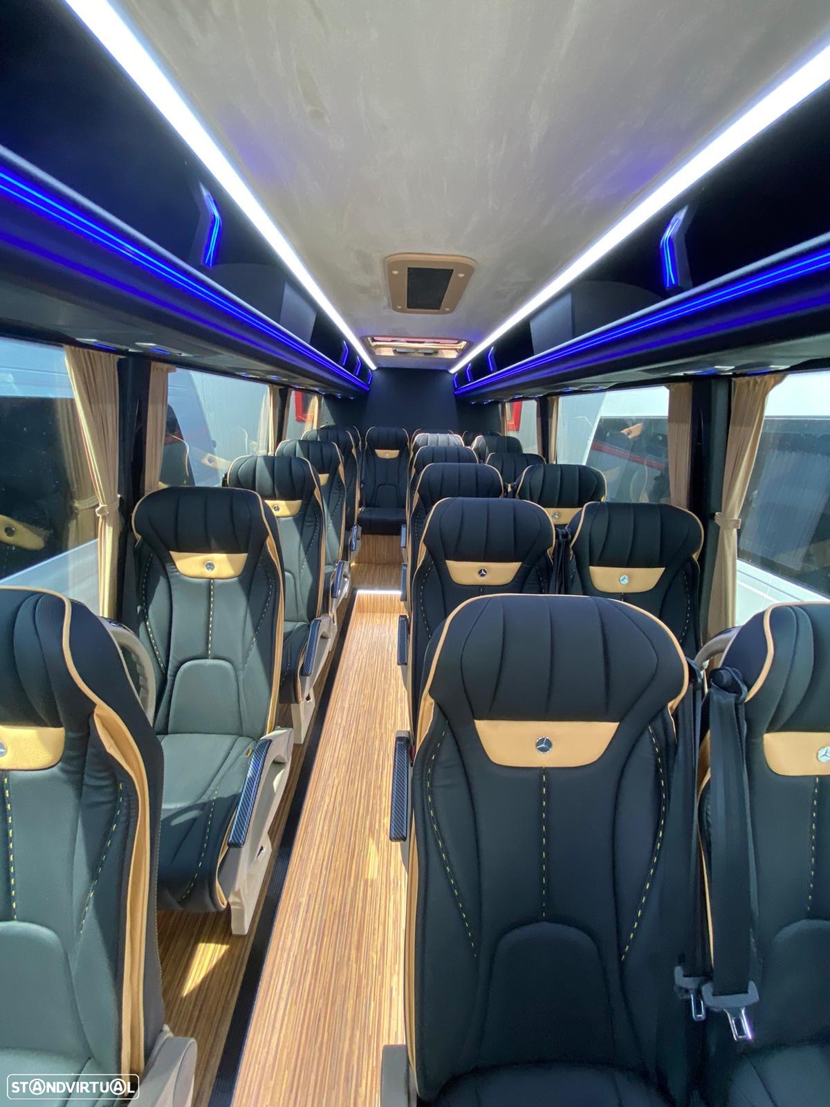 Mercedes Benz Sprinter 519 - 52