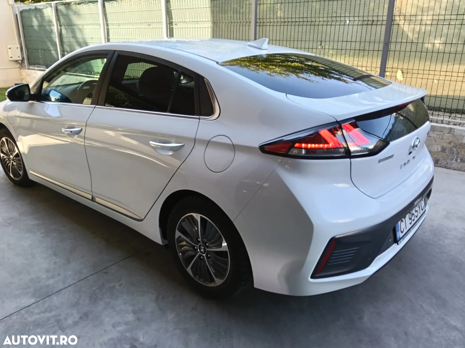 Hyundai IONIQ Plug-In Hybrid 1.6 141CP Exclusive - 3