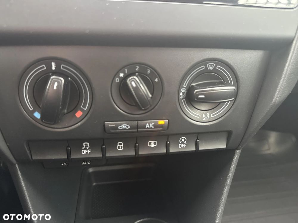 Skoda RAPID Spb 1.2 TSI Ambition - 21