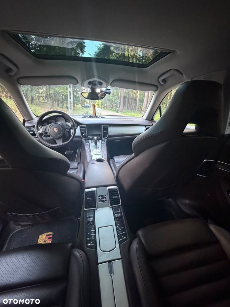 Porsche Panamera 4S - 14