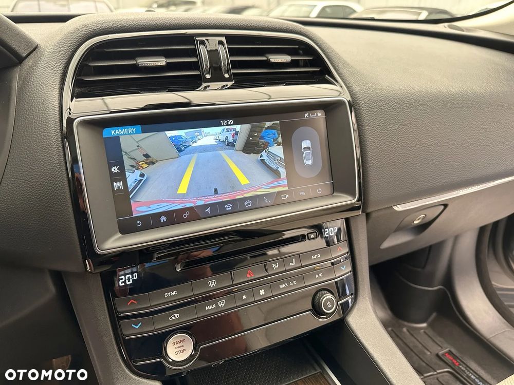 Jaguar F-Pace S AWD - 10