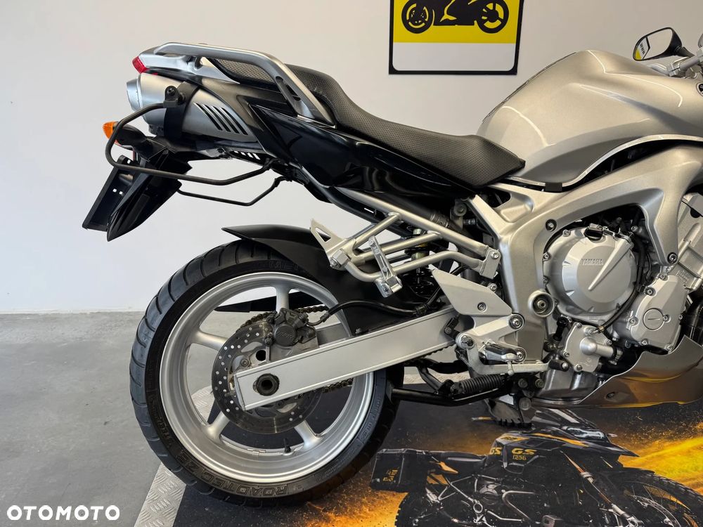 Yamaha FZ6 - 16